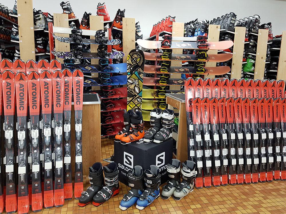 Des équipements de ski à la location pour l’hiver